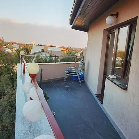 Bucurestii Noi, 6 Persoane, Romexpo, Omv, Baneasa, Lagoon Park בוקרשט